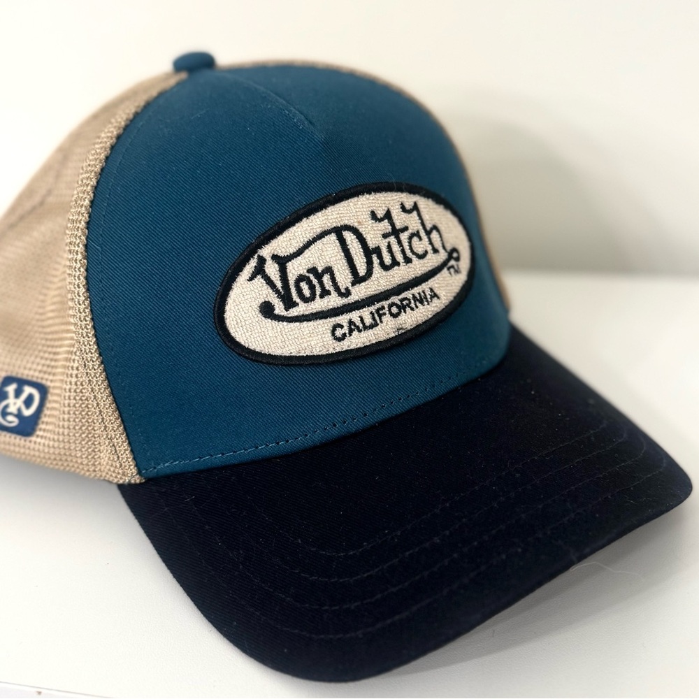 NWT Von Dutch California Teal and Black Terry Logo Classic Trucker Hat